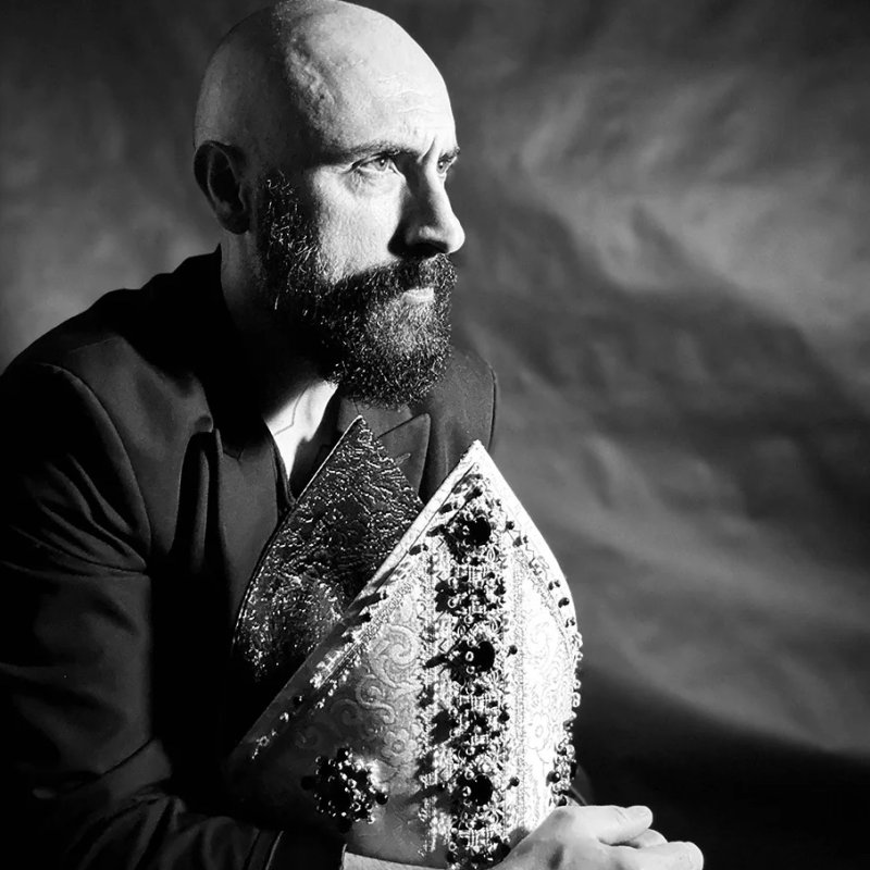 Lo stilista dei Papi