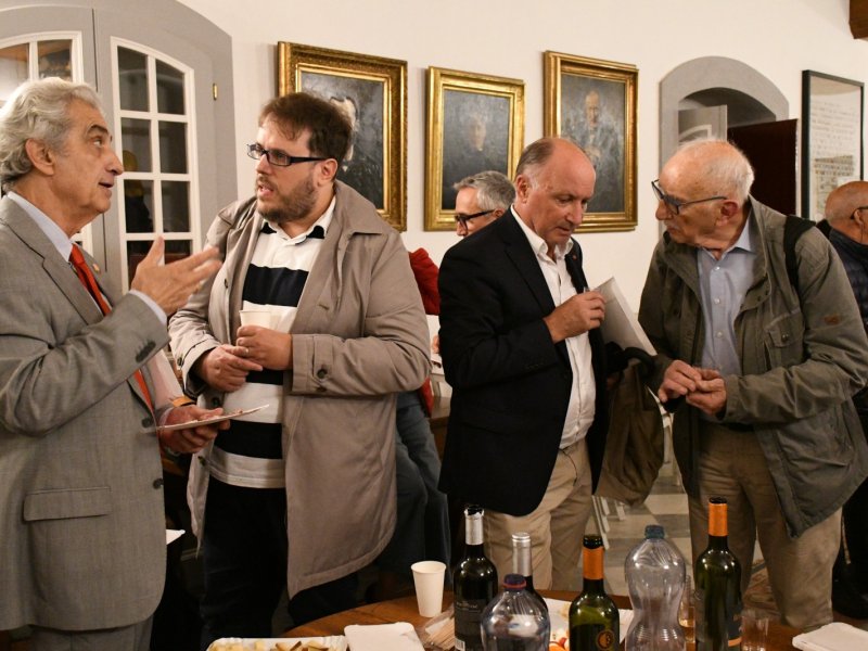 <img alt="" src="/user/pages/04.evenements/tous-les-evenements/guida-alle-compositrici/Bassi6.jpeg?title" width="800" height="533" />